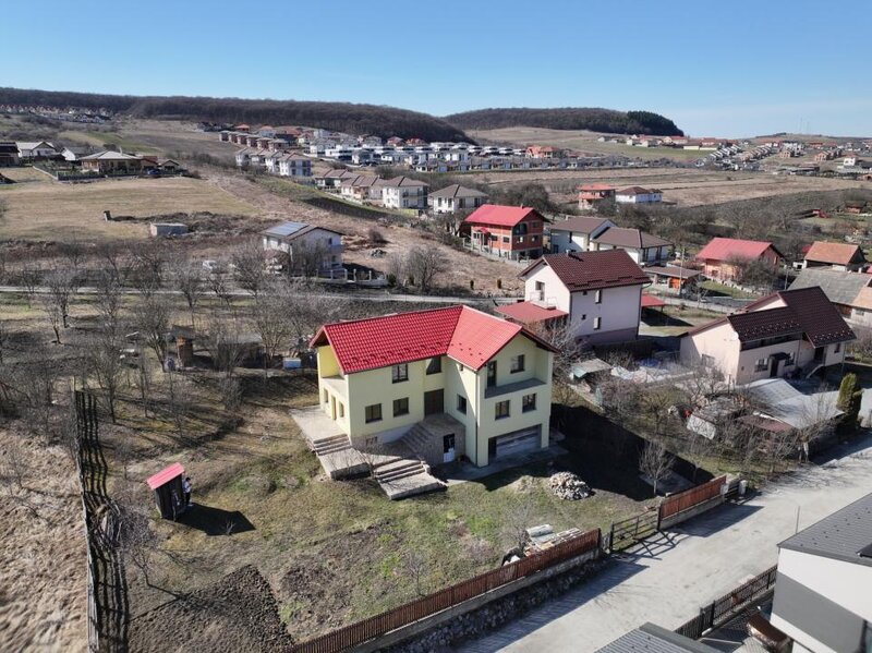 Chinteni, strada Iris, casa individuala pe 1.000 mp teren la pret de duplex