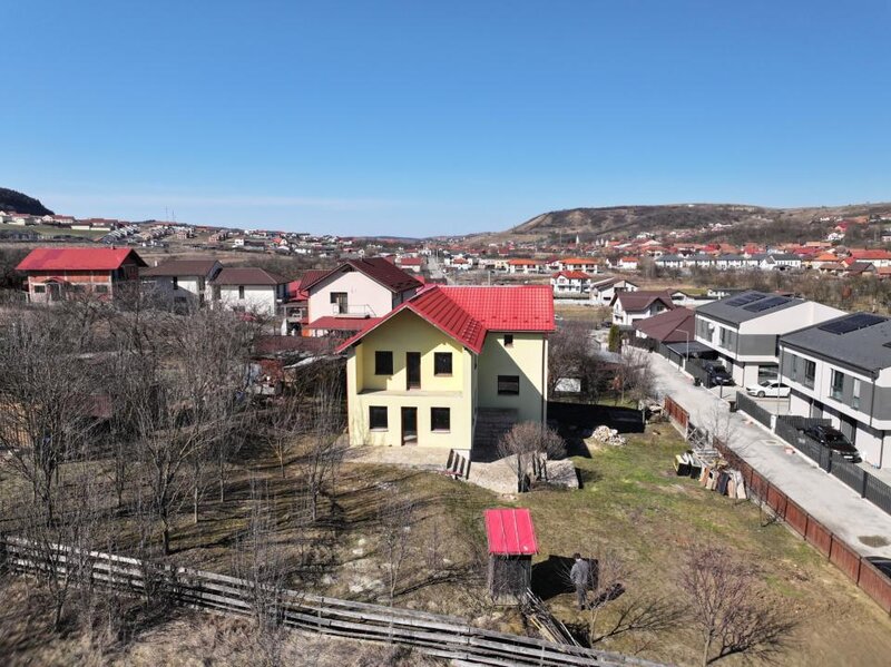 Chinteni, strada Iris, casa individuala pe 1.000 mp teren la pret de duplex
